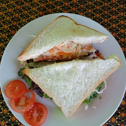 Charming Bar - การบริการอาหารและที่พัก