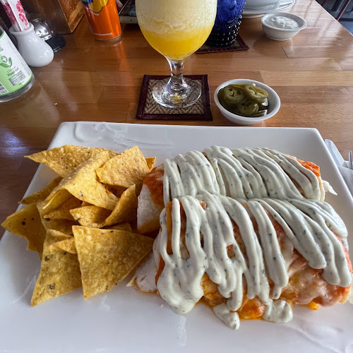 Opinii despre CHICHA Restaurant and Hotel în อำเภอบางละมุง - การบริการอาหารและที่พัก