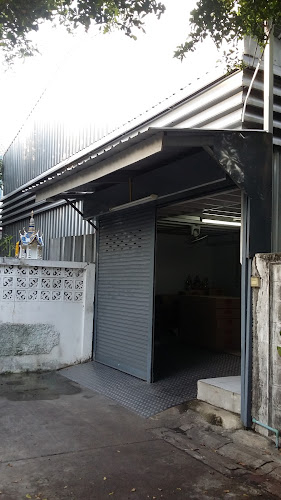 Big Pang - การบริการอาหารและที่พัก