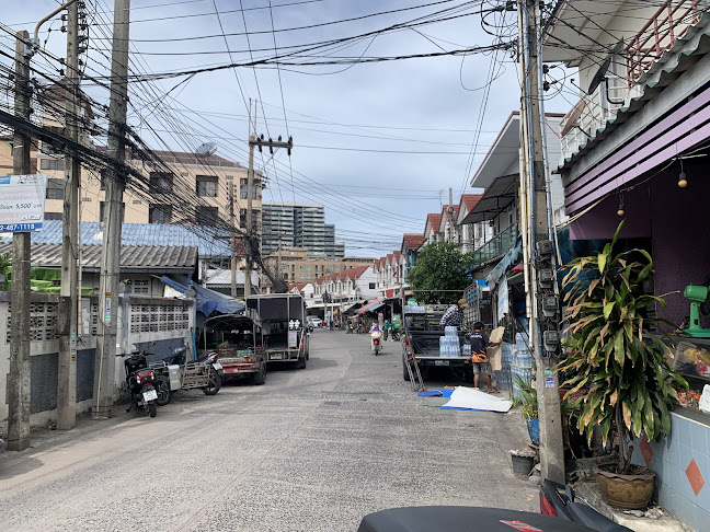 Opinii despre ร้านต้นมะม่วง în อำเภอศรีราชา - การบริการอาหารและที่พัก