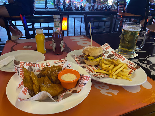 Comentarii opinii despre Hooters Phuket | American Restaurant & Sports Bar