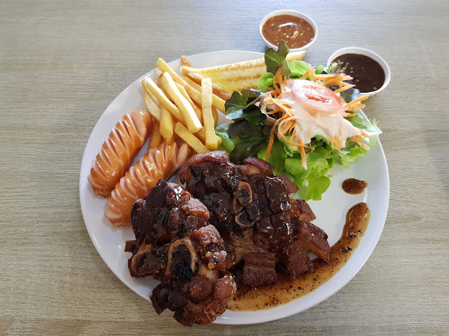 Opinii despre พวงรัตน์สเต็กโฮม -Puangrat Steak Home în อำเภอเมืองสงขลา - การบริการอาหารและที่พัก