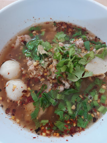 ก๋วยเตี๋ยวนายปั๋ม - การบริการอาหารและที่พัก