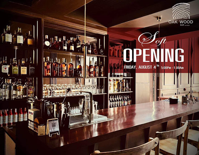 Oak wood bar - การบริการอาหารและที่พัก