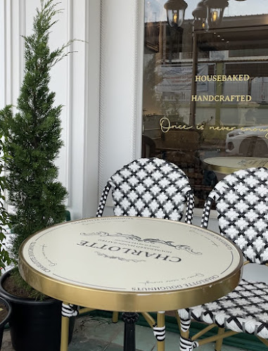 Comentarii opinii despre CHARLOTTE DOUGHNUTS Warehouse