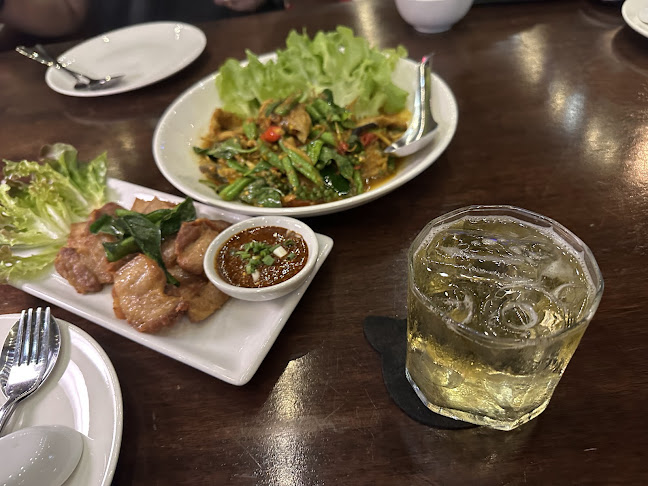 Opinii despre 14 Bar & Restaurant Korat în อำเภอเมืองนครราชสีมา - การบริการอาหารและที่พัก