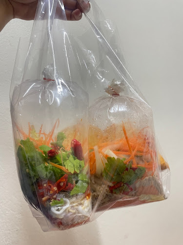 Comentarii opinii despre JNTodโท๊ด ของทอดปังปิ้งตรงข้ามสนามกีฬากลาง