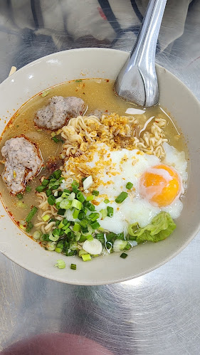 5, 15 ซอย สุรินทร์ ตำบลตลาดใหญ่ เมือง ภูเก็ต 83000