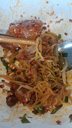 ป้าเกี้ยเตี๋ยวต้มยำ - การบริการอาหารและที่พัก