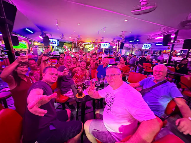 Comentarii opinii despre Red Cat Bar