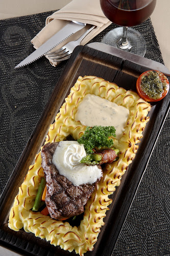 Opinii despre Mamma Mia Grill & Restaurant Bangtao în อำเภอถลาง - การบริการอาหารและที่พัก