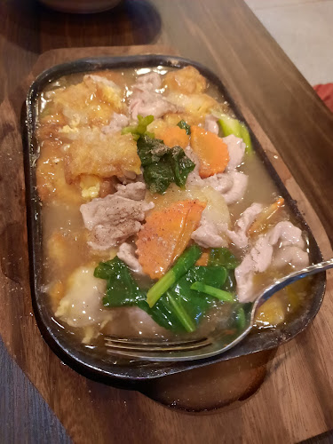 เกตุแก้ว หมูกระทะ - การบริการอาหารและที่พัก