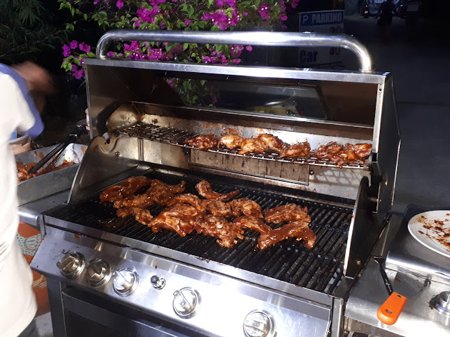 โคโคสนุส - การบริการอาหารและที่พัก