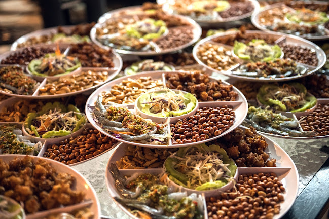 Opinii despre ครัวสวนสน โคราช​ &​ คาราโอเกะ​ ใหม่ în อำเภอเมืองนครราชสีมา - การบริการอาหารและที่พัก