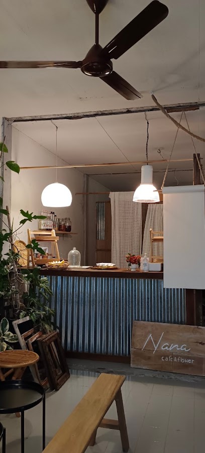 Nanacafeandflower