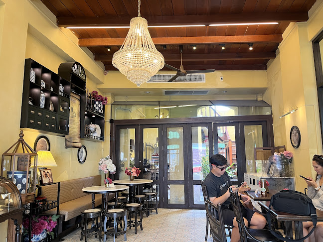 ทอรี่ ไอศกรีม - การบริการอาหารและที่พัก