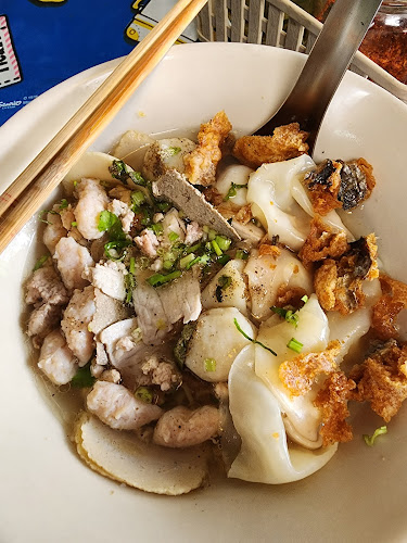 Comentarii opinii despre Charcoal Noodles, Naklua - บะหมี่เตาถ่าน นาเกลือ