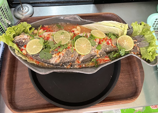 Thai smile 2 Restaurant - การบริการอาหารและที่พัก