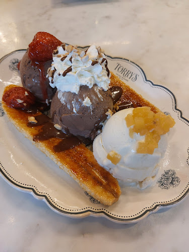 ทอรี่ ไอศกรีม - การบริการอาหารและที่พัก