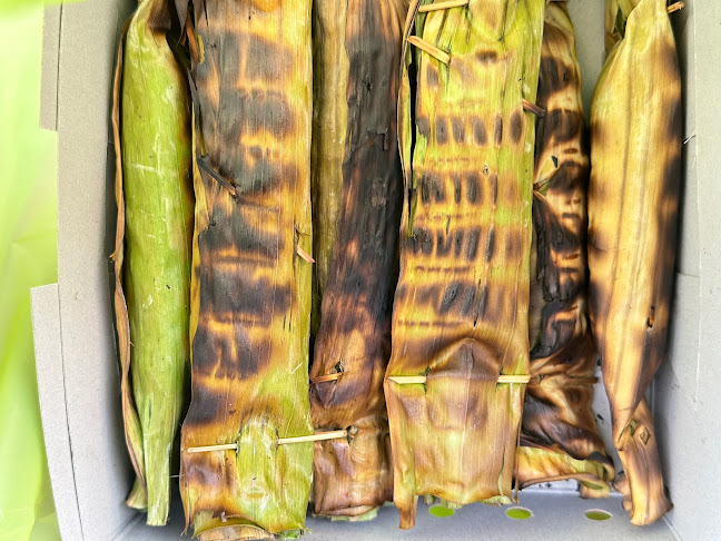 ข้าวเหนียวย่างอารีย์ - การบริการอาหารและที่พัก