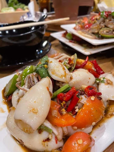 Aree's Kitchen & Lounge - การบริการอาหารและที่พัก