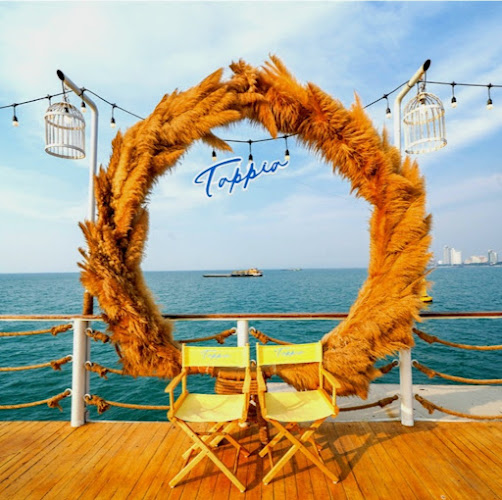Tappia Floating Cafe Pattaya - การบริการอาหารและที่พัก