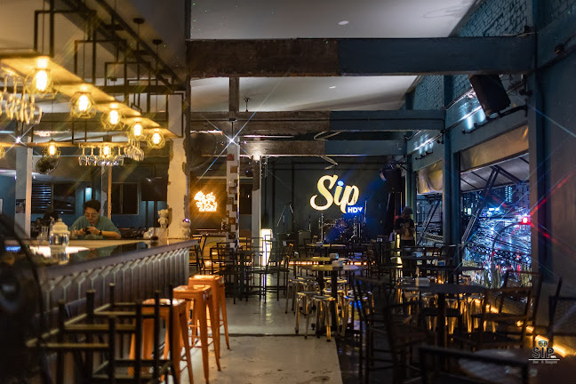 SIP Music & Hangout - การบริการอาหารและที่พัก