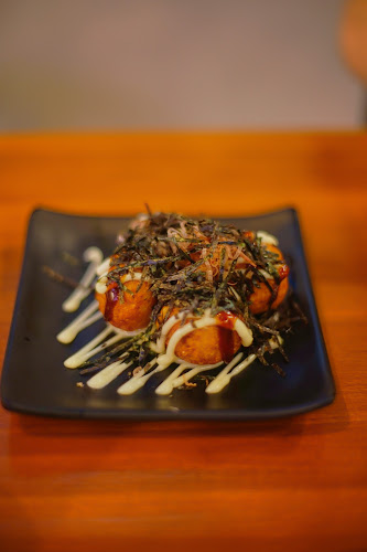 อิ-ซัง คราฟท์ ราเมน - การบริการอาหารและที่พัก