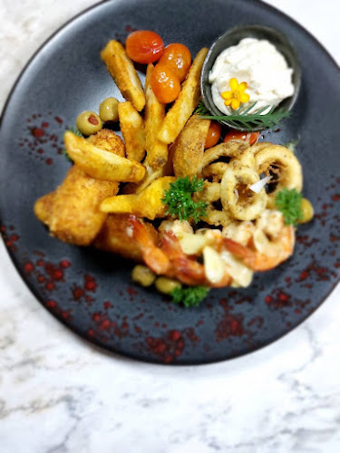 คี สกายเล้าท์ ลูฟท๊อป - อำเภอกะทู้