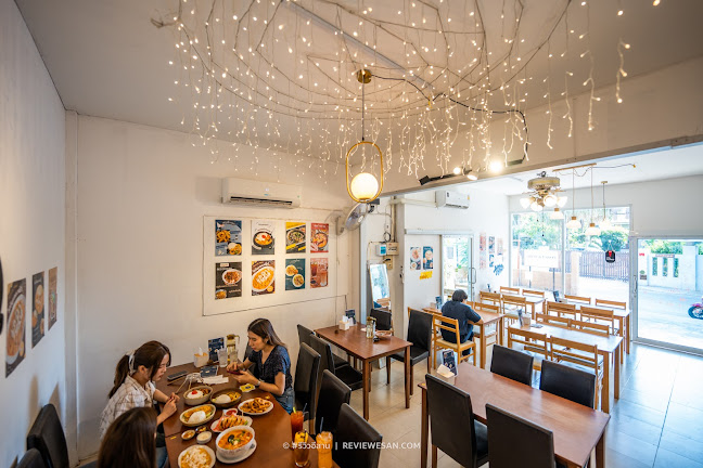 MIDNIGHT SOON - การบริการอาหารและที่พัก