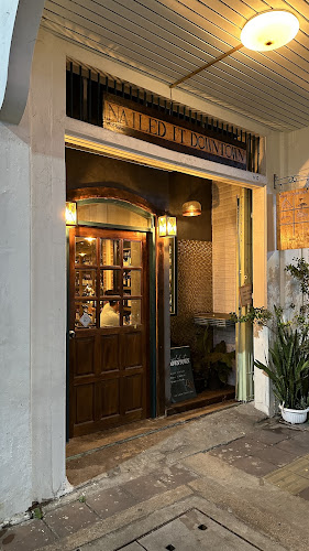 Nailed It Downtown - เมือง