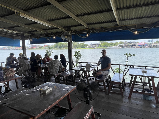 Opinii despre ริมระเบียง คาเฟ่ în อำเภอปากเกร็ด - การบริการอาหารและที่พัก