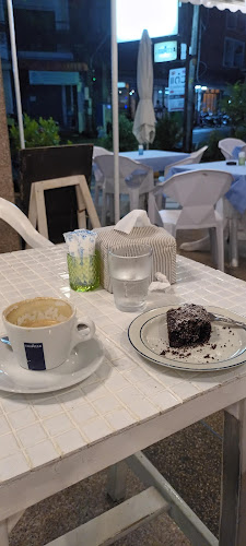 Opinii despre Cafe Lavazza Lukkan Mansion în อำเภอกะทู้ - การบริการอาหารและที่พัก