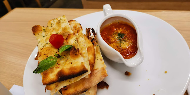 Opinii despre สกูซี่ Wood-Fired Pizza เซ็นทรัลแจ้งวัฒนะ în อำเภอปากเกร็ด - การบริการอาหารและที่พัก