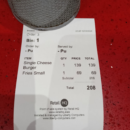 BUCKY BURGER N BUDS - การบริการอาหารและที่พัก