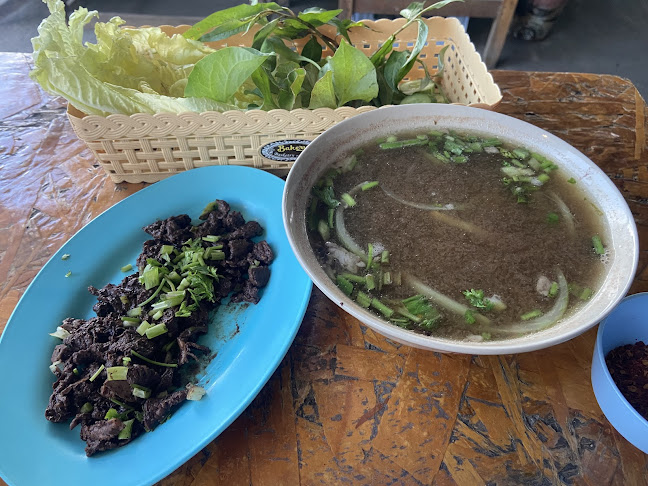 ร้านลาบส้าต้มแซ่บ(พะเยา) - การบริการอาหารและที่พัก