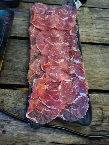 มีดีแจ่วฮ้อน HotPot - การบริการอาหารและที่พัก