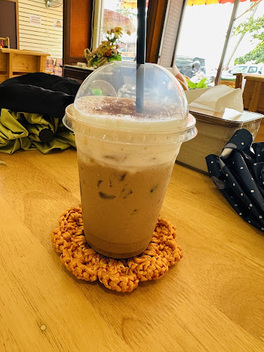 Little Mook Cafe - การบริการอาหารและที่พัก