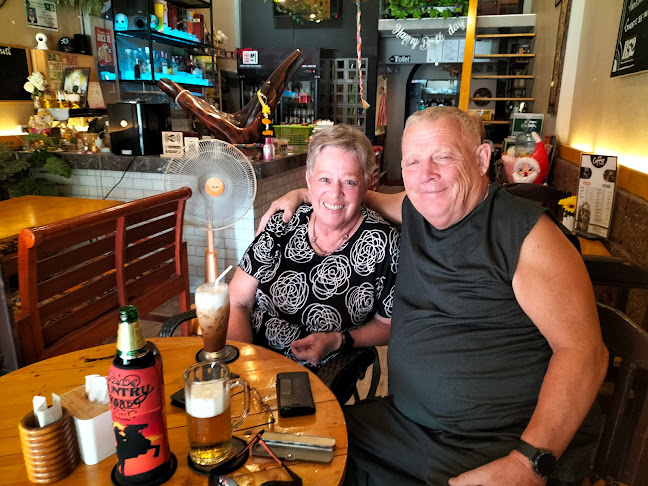 Country Road Cafe - การบริการอาหารและที่พัก