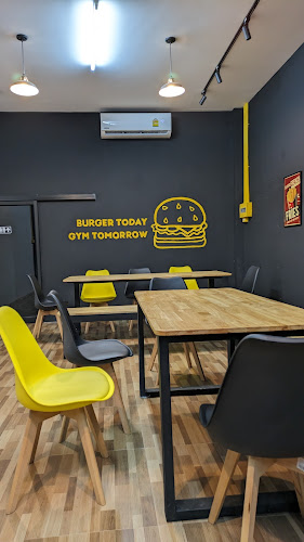 หอมเนื้อ ก๋วยเตี๋ยวเรือฮาลาล หาดใหญ่ - HOM NUEA Boat Noodle Halal Hatyai - การบริการอาหารและที่พัก