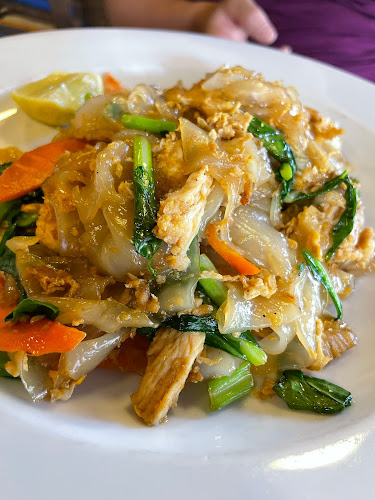 Opinii despre Nut's Restaurant at Golden Monkey Hotel and Bar în อำเภอเกาะสมุย - การบริการอาหารและที่พัก