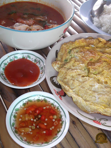 Opinii despre ร้านบุญเพชร în อำเภอ สนม - การบริการอาหารและที่พัก