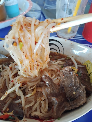 Opinii despre ก๋วยเตี๋ยวเนื้อลายหม้อไฟปากน้ำโพ în อำเภอเมืองนครสวรรค์ - การบริการอาหารและที่พัก