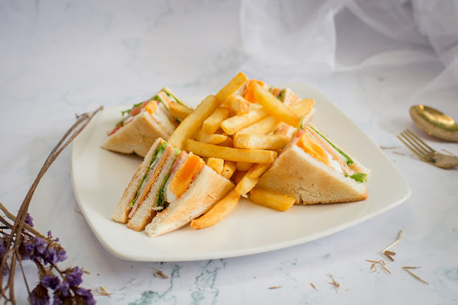 Opinii despre ร้านอาหารคู่หูภูเก็ต​ (Buddy​ restaurant)​ în เมือง - การบริการอาหารและที่พัก