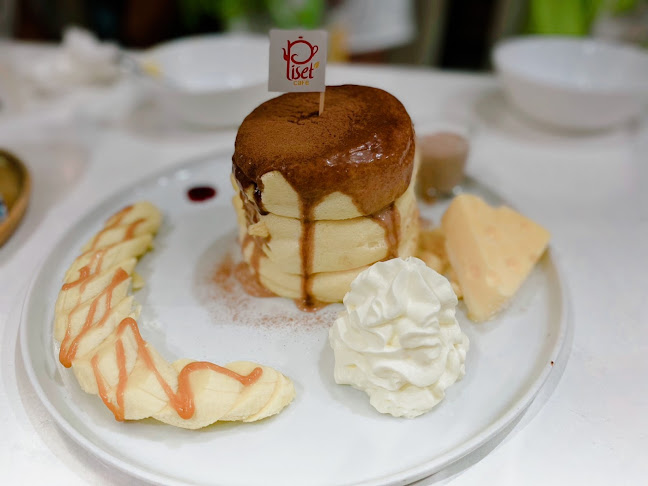 231 ร้านพิเศษ ตั้งอยู่ในโรงแรมสิริ ใกล้ๆที่ว่าการ ถ. เยาวราช อำเภอเมืองภูเก็ต ภูเก็ต 83000