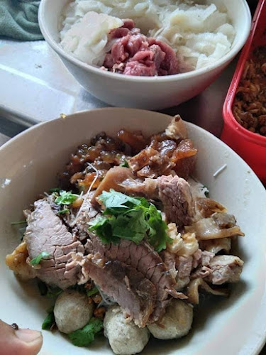 Opinii despre ก๋วยเตี๋ยวเนื้อเอ็นแก้วฉลองภูเก็ต în อำเภอเมืองภูเก็ต - การบริการอาหารและที่พัก