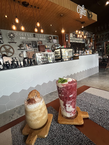 Coffee Talk Old Phuket Town - การบริการอาหารและที่พัก