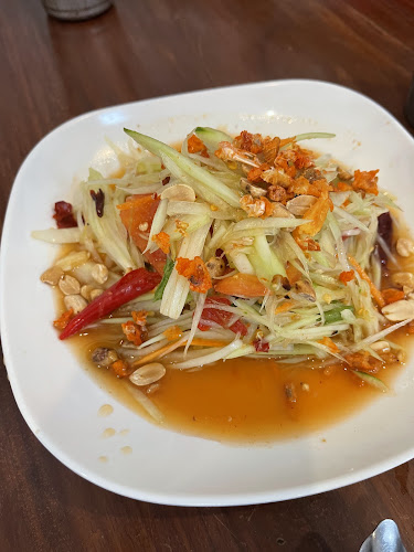 ข้าวแกงเจ๊จวบ ร้านใหม่ by อุ้ม & โจ้ - การบริการอาหารและที่พัก