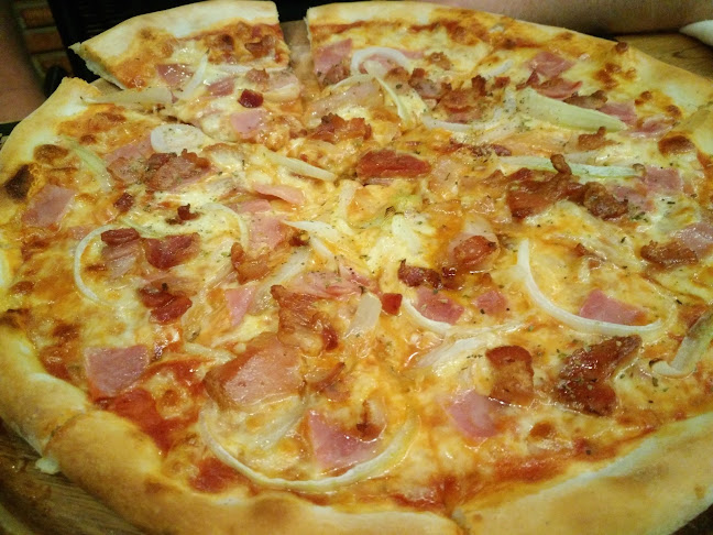 Karlsson Restaurant and Steakhouse - Karon, Phuket - การบริการอาหารและที่พัก