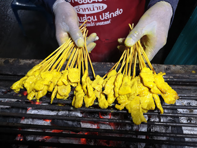 Comentarii opinii despre หมูสะเต๊ะมีโชค